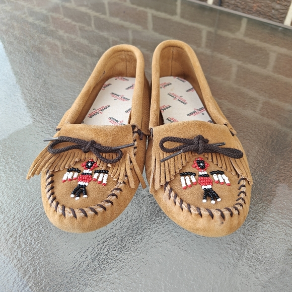 Minnetonka Women’s Thunderbird Animikii Softsole Moccasins 7 Suede, Beaded - Picture 3 of 9